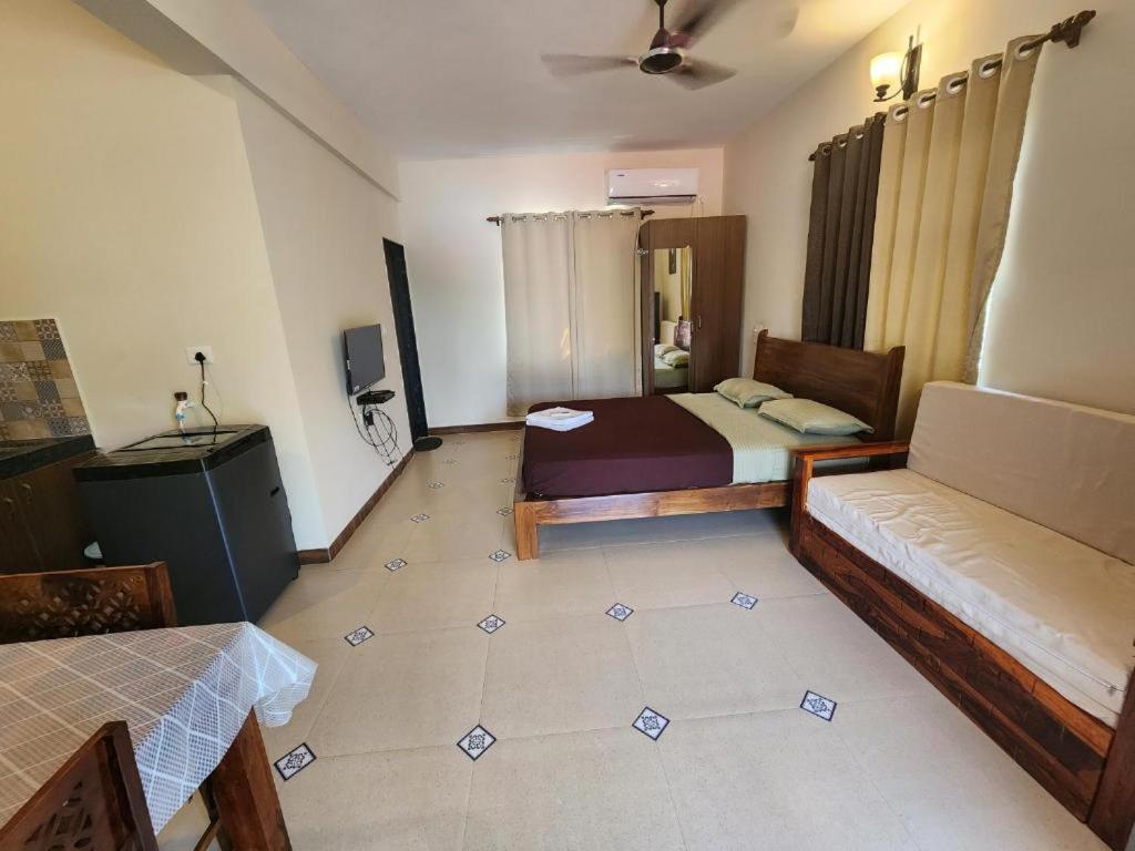 Coastal Suites Apart Hotel ---- 8 Minutes Walk To Beach Бенаулим Экстерьер фото