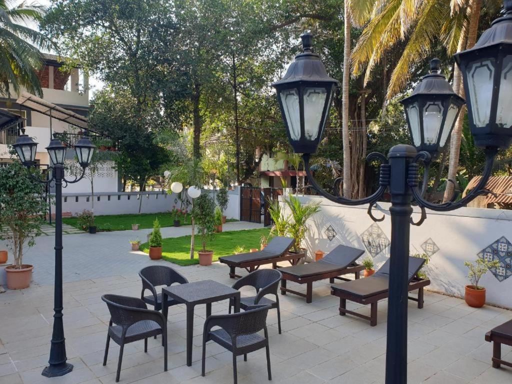 Coastal Suites Apart Hotel ---- 8 Minutes Walk To Beach Бенаулим Экстерьер фото